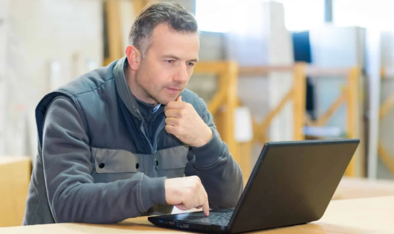 Solar Companies Need Job Forms in HubSpot? Connect Field Service Software for Two-Way Form Sync