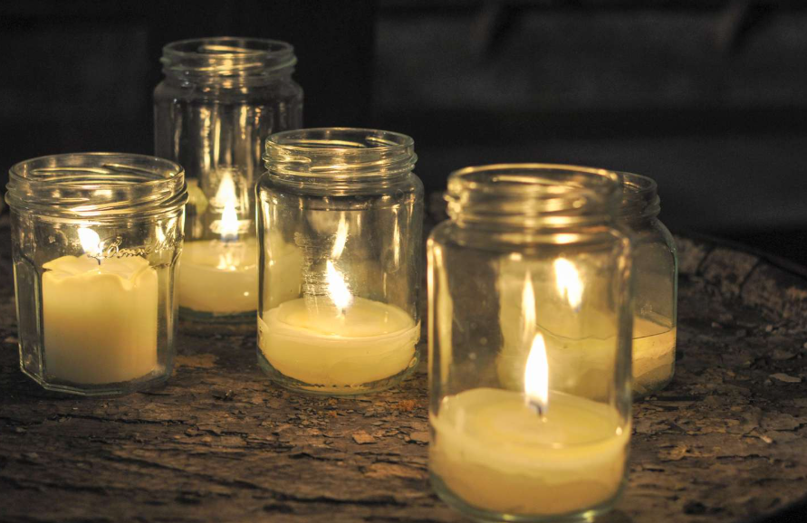What Type of Jars Are Safe for Candle Making?