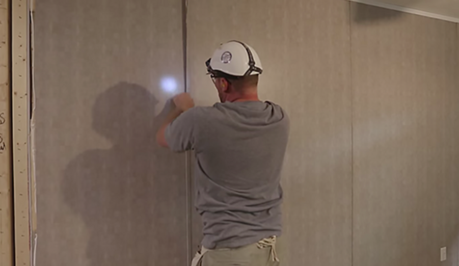 How Do I Know When Trailer Wall Panels Need Replacement?