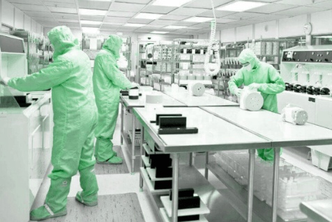 Why Clean Room Floor Systems Matter in Controlled Industrial Environments