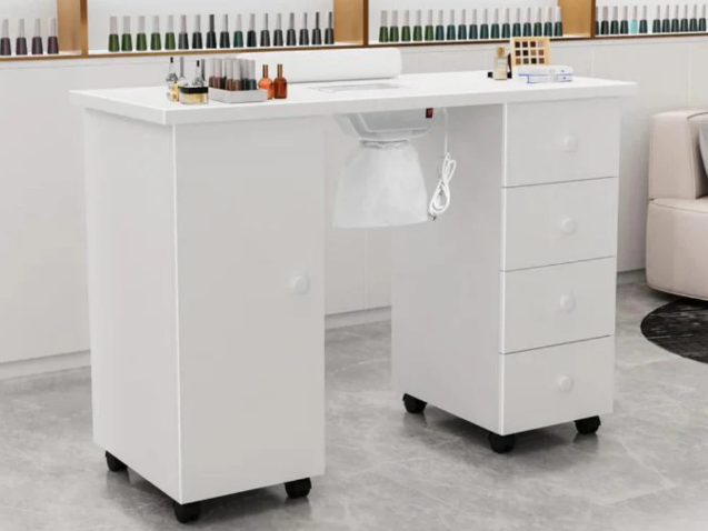 Selecting the Right Nail Table Size for Your Salon